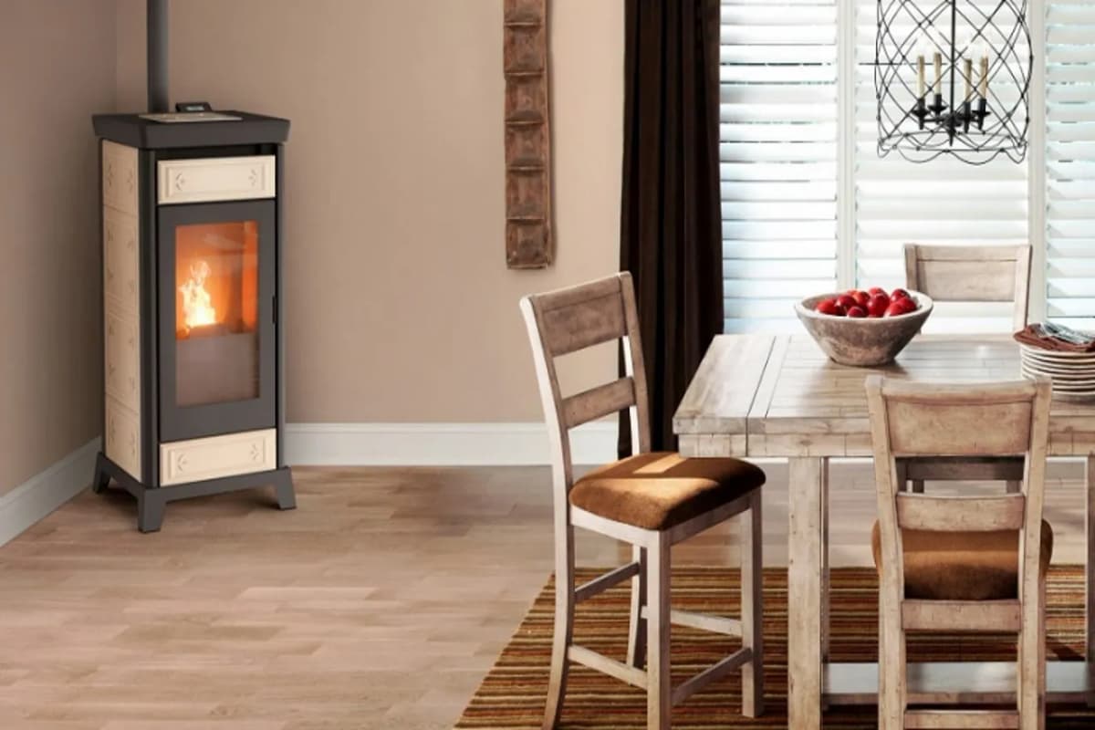 Czy kominek na pellet to opłacalne rozwiązanie? Zalety, wady i koszty eksploatacji Czy kominek na pellet to opłacalne rozwiązanie? Zalety, wady i koszty eksploatacji